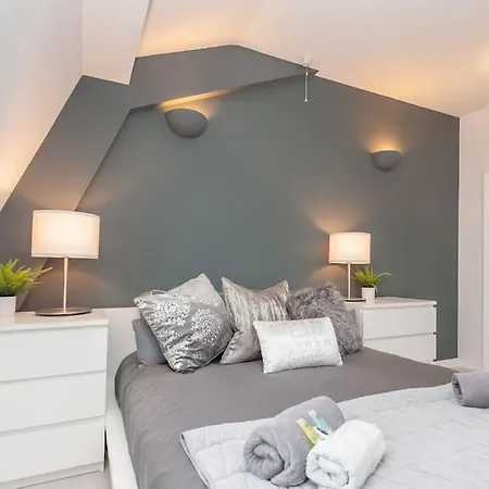 Pass The Keys Shoppers Oasis - Heart Of Leeds Centre Apartment