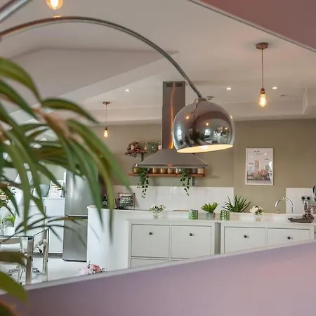 Pass The Keys Shoppers Oasis - Heart Of Centre Apartment
