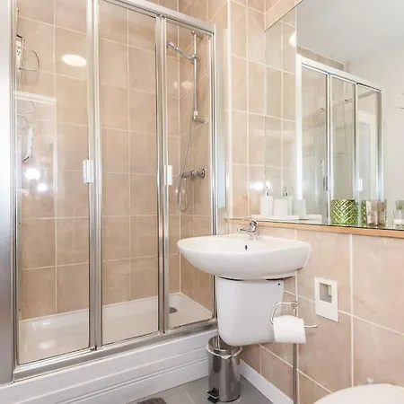 Shoppers Oasis - Heart Of Centre - Pass The Keys * Leeds (West Yorkshire)