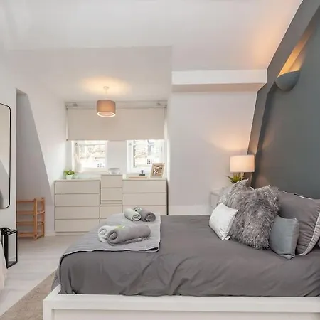 Shoppers Oasis - Heart Of Centre - Pass The Keys *