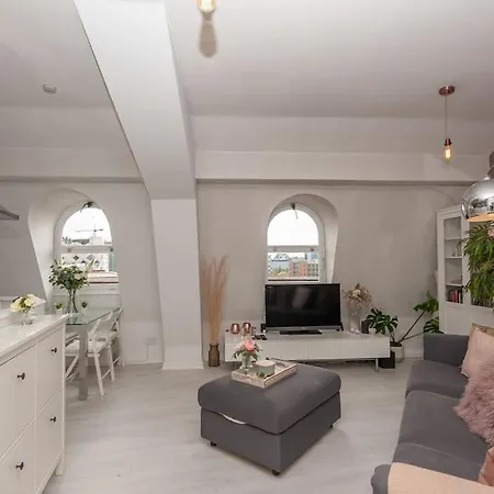 Shoppers Oasis - Heart Of Centre - Pass The Keys *