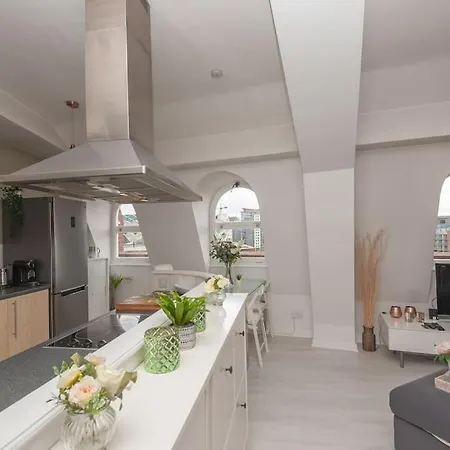 Shoppers Oasis - Heart Of Centre - Pass The Keys