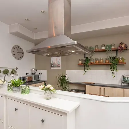 Shoppers Oasis - Heart Of Centre - Pass The Keys