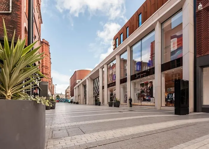 Shoppers Oasis - Heart Of Centre - Pass The Keys * Leeds (West Yorkshire)