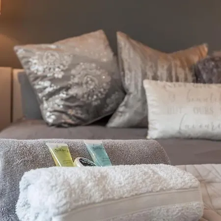 Shoppers Oasis - Heart Of Centre - Pass The Keys *