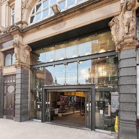 Shoppers Oasis - Heart Of Centre - Pass The Keys * Leeds (West Yorkshire)